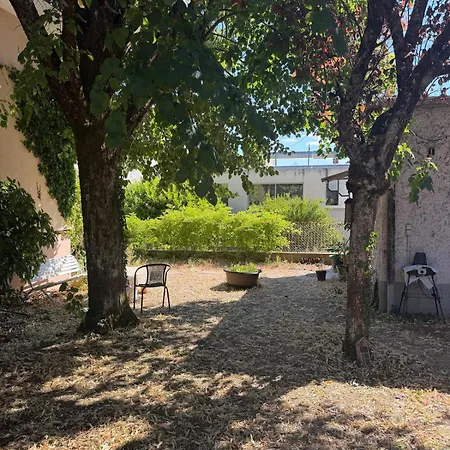 Holiday home Charmante Maison Vintage Familiale Avec Jardin Dijon