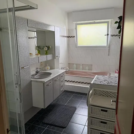 Holiday home Charmante Maison Vintage Familiale Avec Jardin Dijon