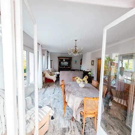 Holiday home Charmante Maison Vintage Familiale Avec Jardin Dijon